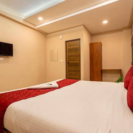 Yaad Residency Hotell Kochi Exteriör bild