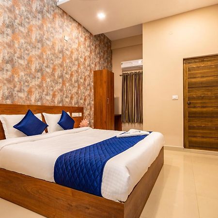 Yaad Residency Hotell Kochi Exteriör bild