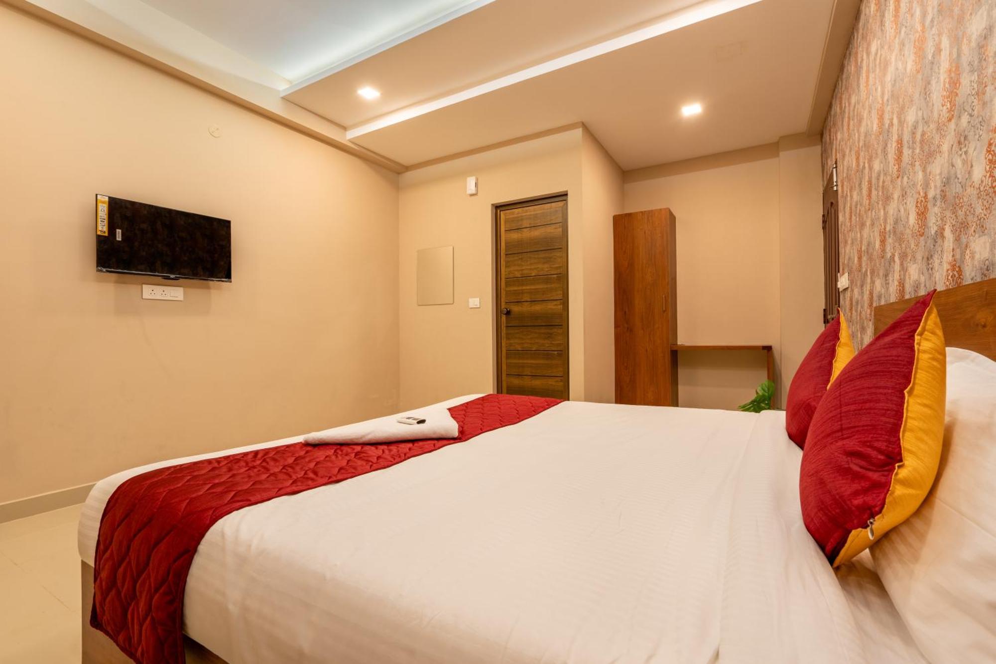 Yaad Residency Hotell Kochi Exteriör bild