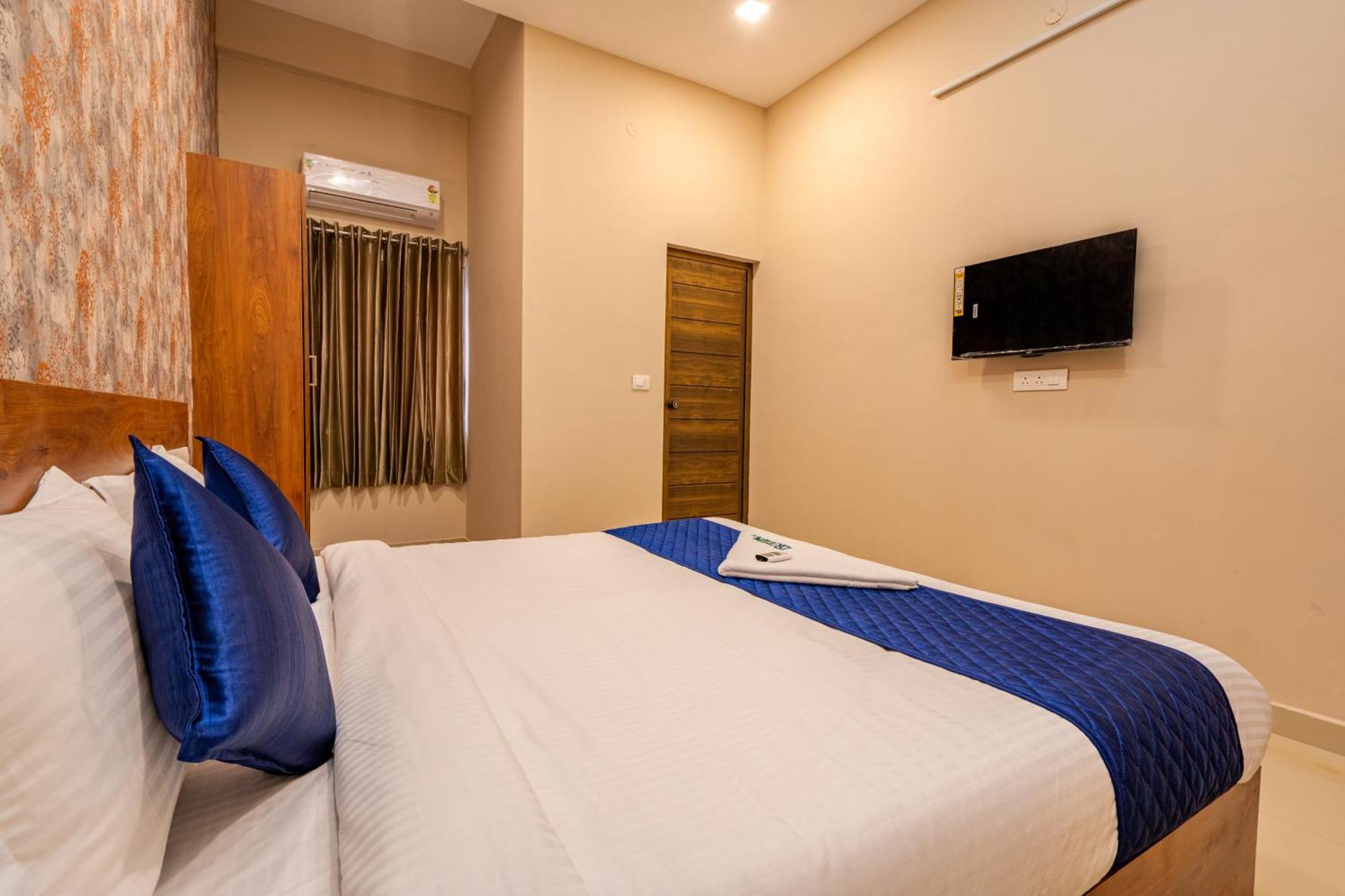 Yaad Residency Hotell Kochi Exteriör bild