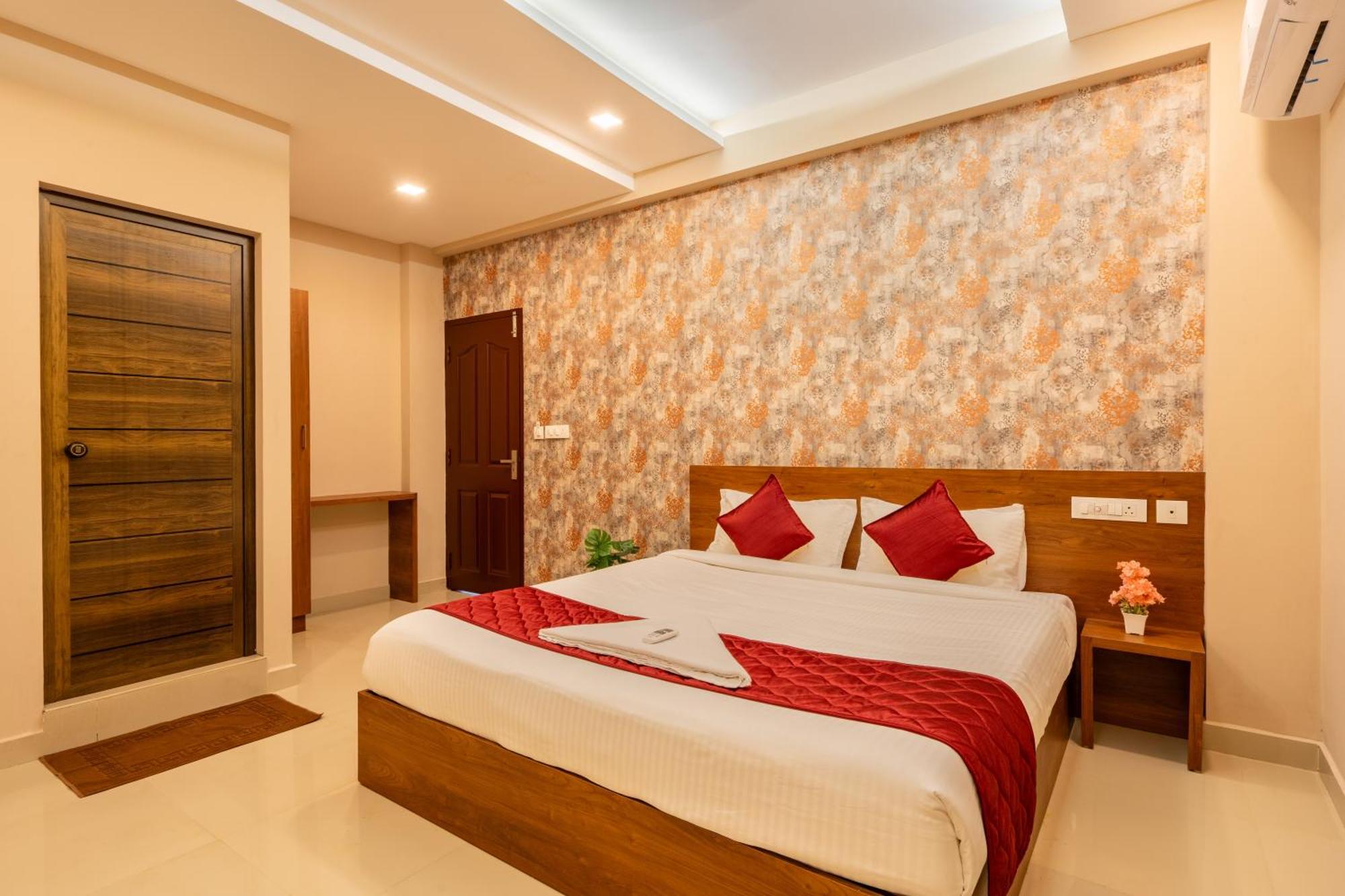 Yaad Residency Hotell Kochi Exteriör bild